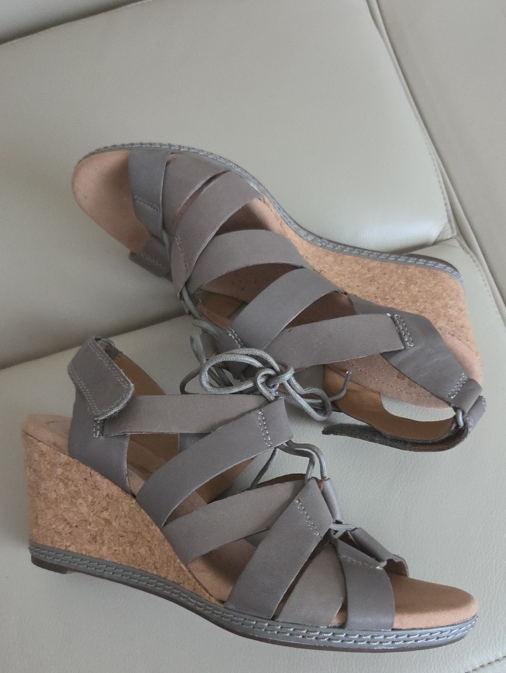 Clarks Taupe Gray Strappy Cork Wedge Sandals Size 8